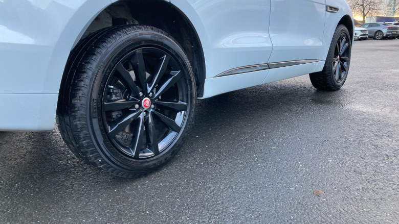 Jaguar F-Pace 2.0d [180] Chequered Flag 5dr Auto AWD Diesel Estate